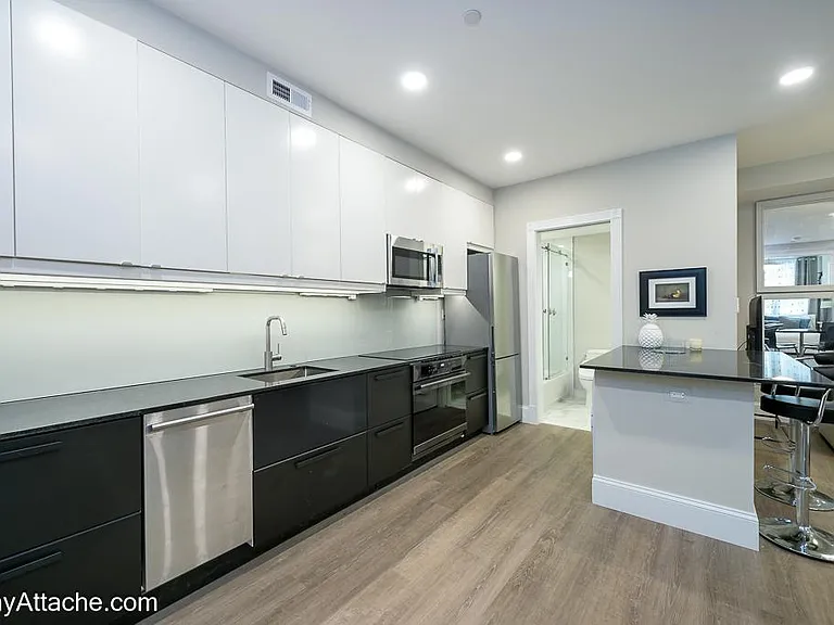 1521 Corcoran St NW #1 — Photo 8