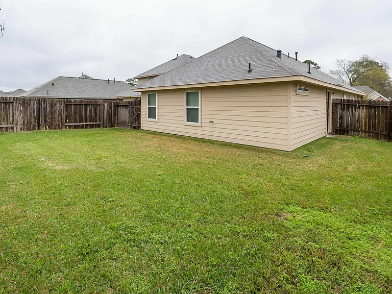 3811 Cary Creek Dr — Photo 5