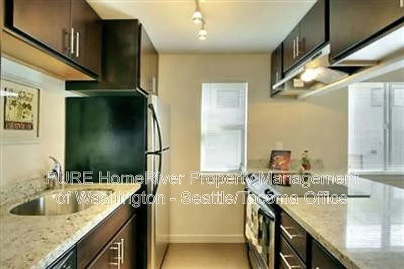 2 bed, 1.0 bath, 771 sqft, $2,195 — Photo 2