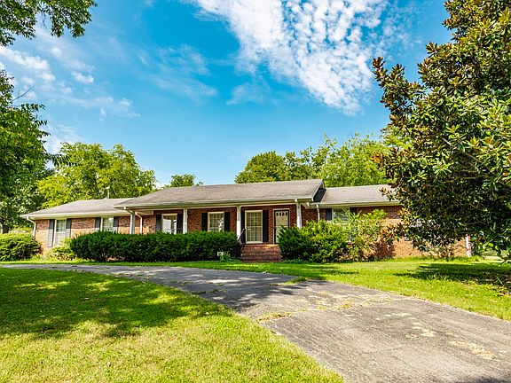 3rd image of 550 Carolyn Ln