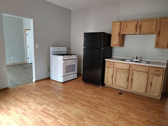 4th image of 2425-27 W Greenfield Ave #2427
