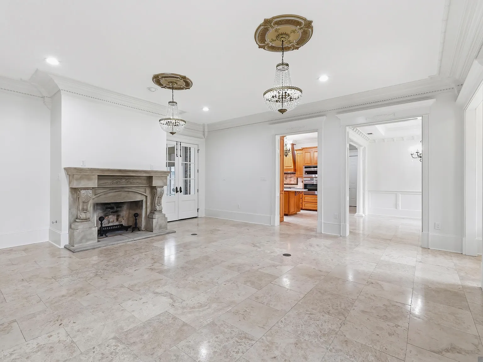 4 bed, 3899 sqft, $4,800 — Photo 4