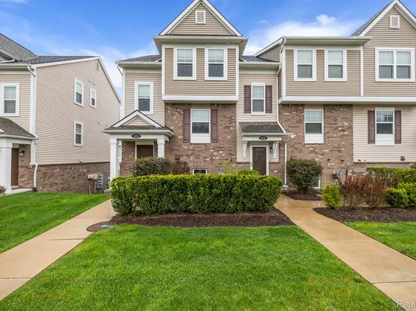 3211 Johanna Ware W, Wixom, MI 48393