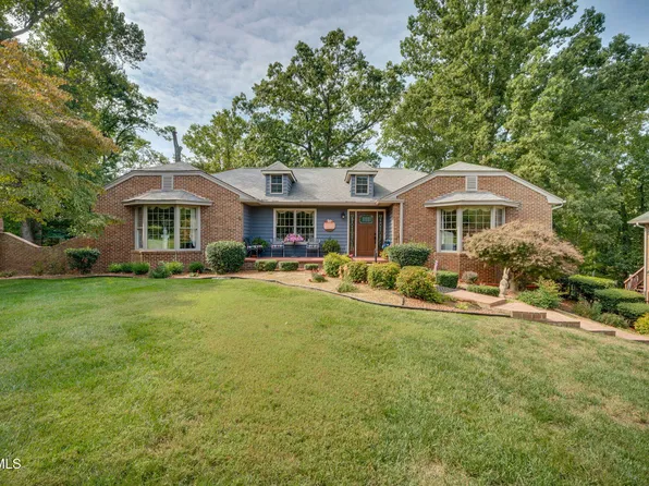 137 River Rd, Johnson City, TN 37601