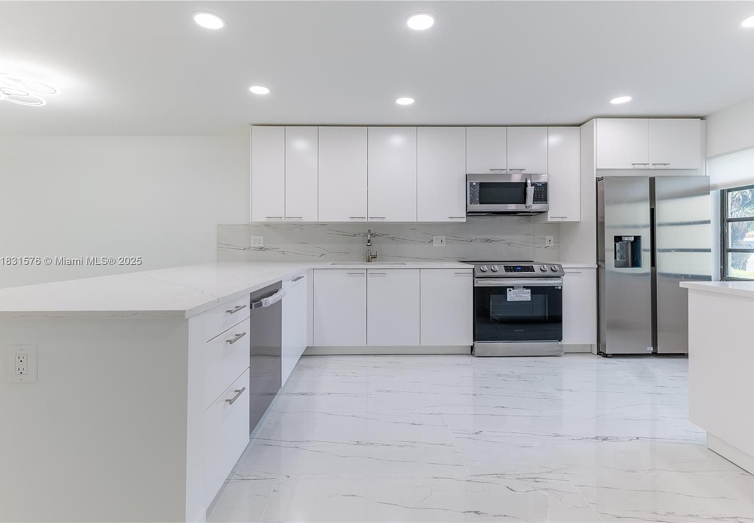 8435 Casa Del Lago #C-22