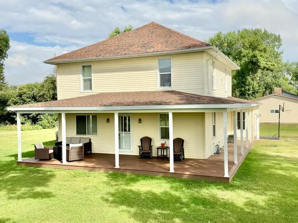 920 16th St E, Langdon, ND 58249