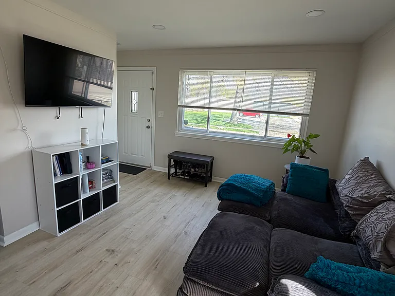 1644 E Woodruff Ave — Photo 14