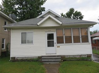 614 N Wood River Ave, Wood River, IL 62095