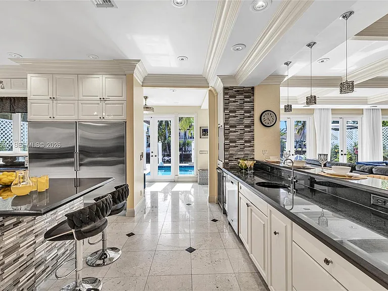 625 Poinciana Dr — Photo 11