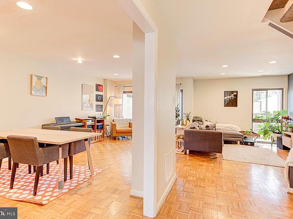 5th image of 11621 Newbridge Ct