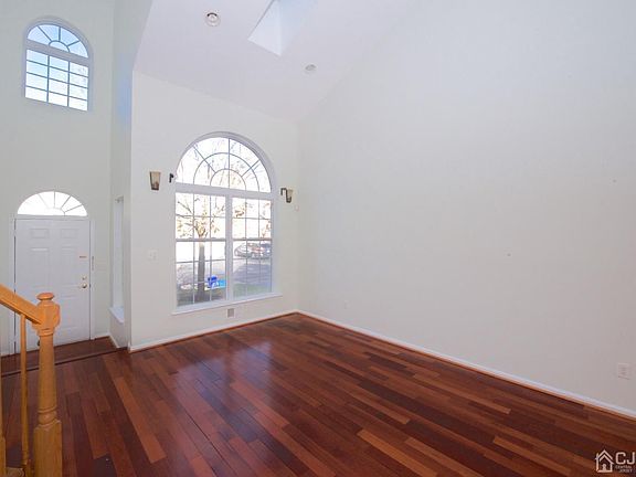4th image of 1110 Cottonwood Ct