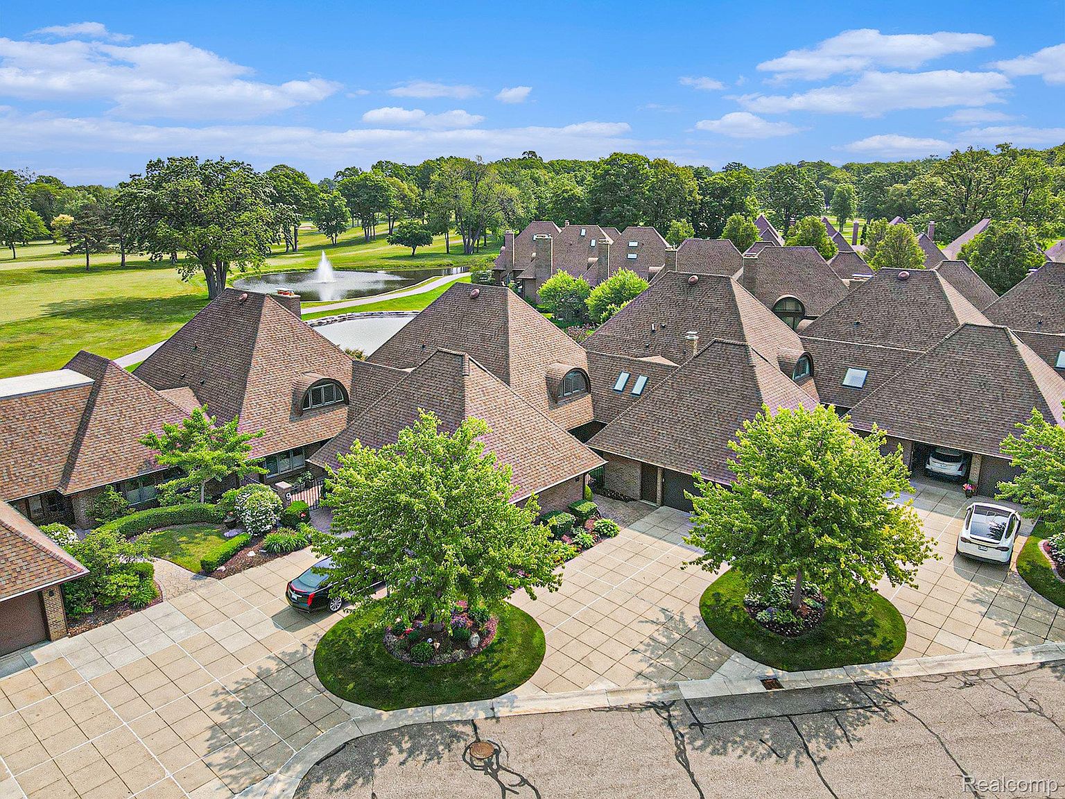 9095 S Saginaw Rd APT 10