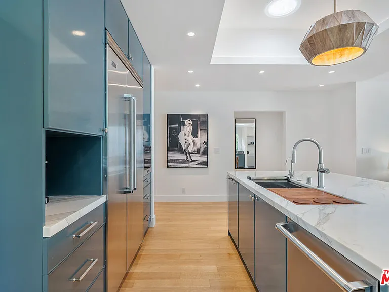 1222 S Genesee Ave — Photo 32