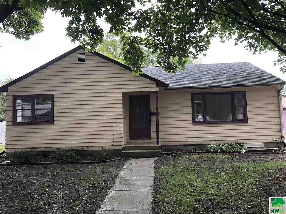 1st image of 1009 Geneseo St