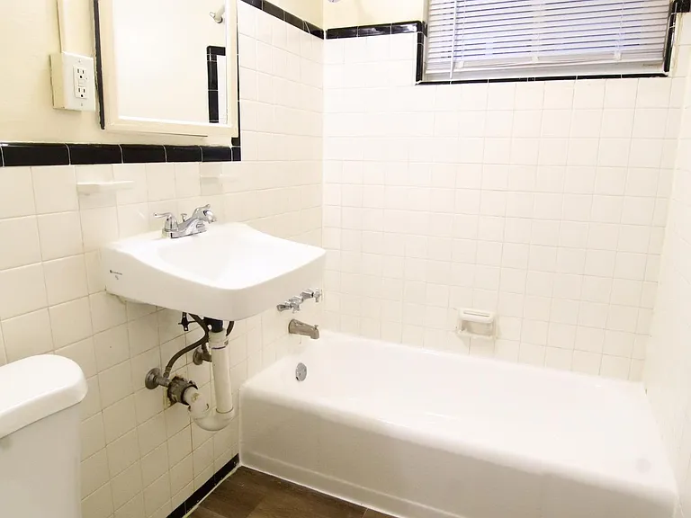 126 Joliet St SW #A — Photo 10