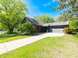 3209 W Westport Rd, Peoria, IL 61615
