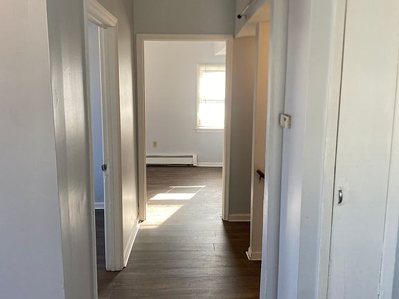 Hallway between bedrooms