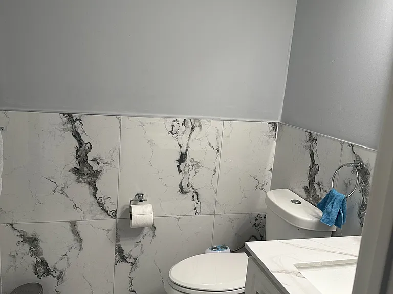 7200 Harding Cres — Photo 7