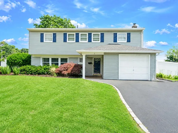 1 Blue Spruce Lane, Commack, NY 11725