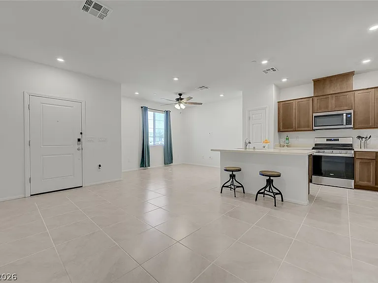 909 Kyanite Ln — Photo 6