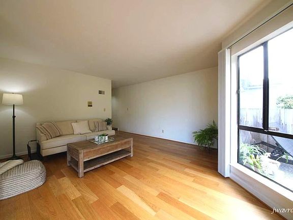 2nd image of 2414 Pine St APT 101