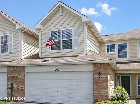 2nd image of 1527 S Candlestick Way