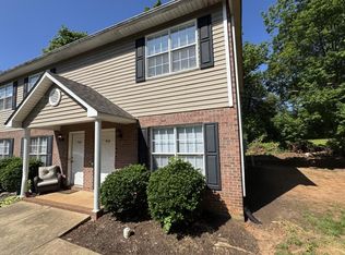 986 8th Ave NW, Hickory, NC 28601