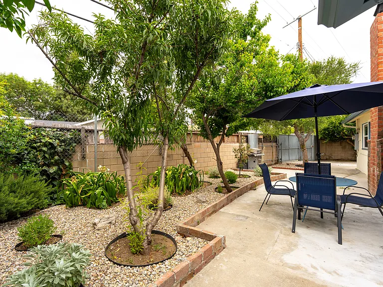 22736 Cantlay St — Photo 31