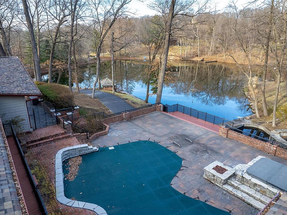 6 Arrowhead Estates Ln, Chesterfield, MO 63017 Zillow