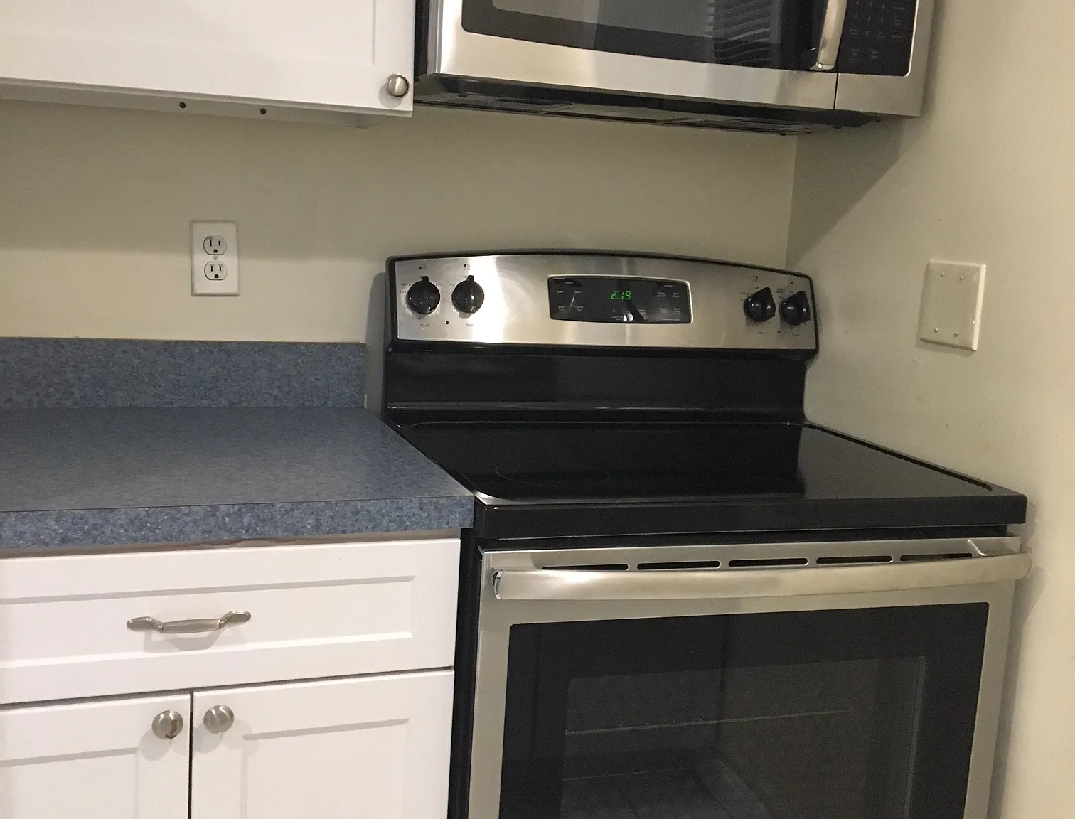 2 bed, 1100 sqft, $2,400 — Photo 3