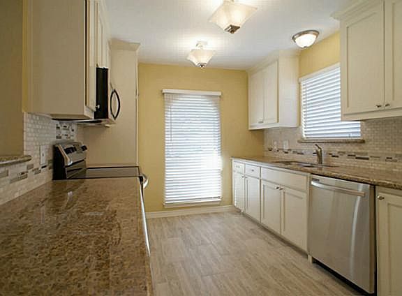 4th image of 2320 Greenhill Dr