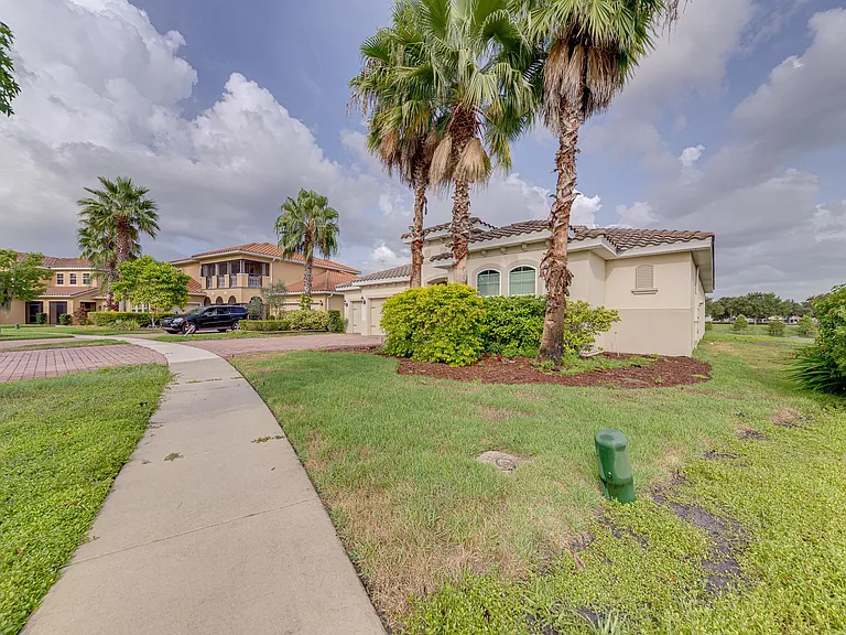 3723 Paradiso Cir — Photo 3