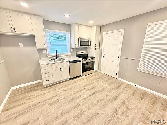 4th image of 3441 Saint Clovis Ln