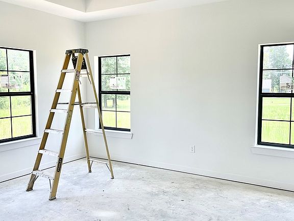 5th image of 104 Magnolia Dr