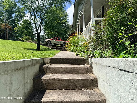 3rd image of 4905 Wilkshire Dr