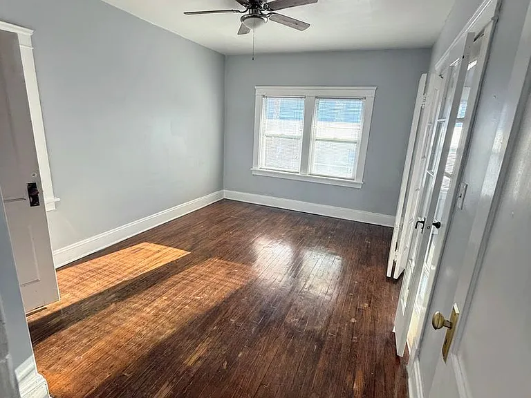 951 Royal Rd — Photo 37