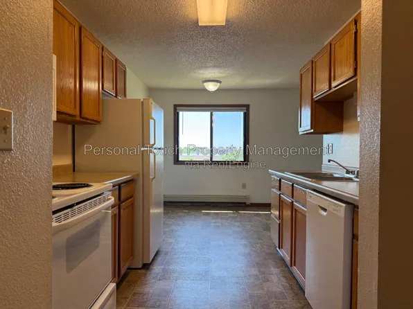 1121 14th Ave E, West Fargo, ND