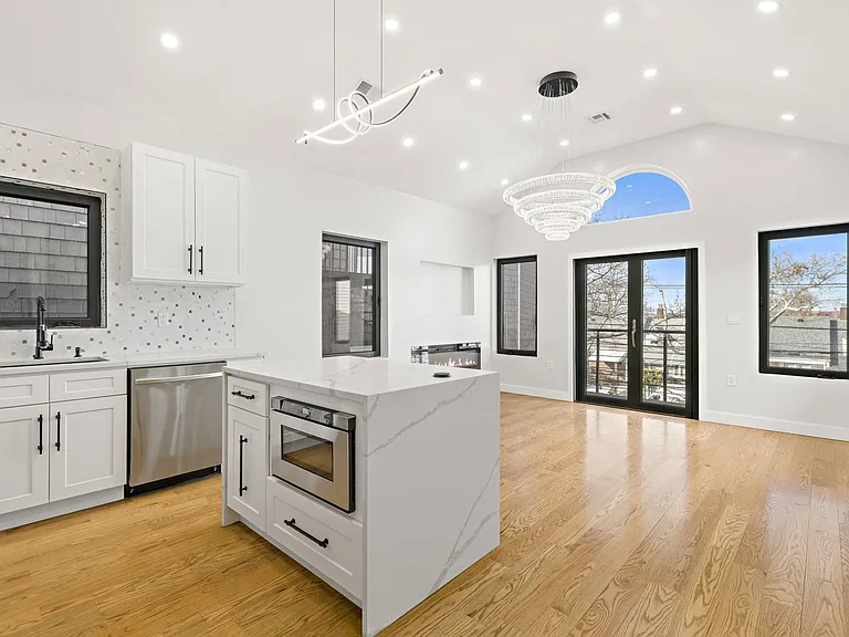 482 Kennedy Blvd #2 — Photo 3