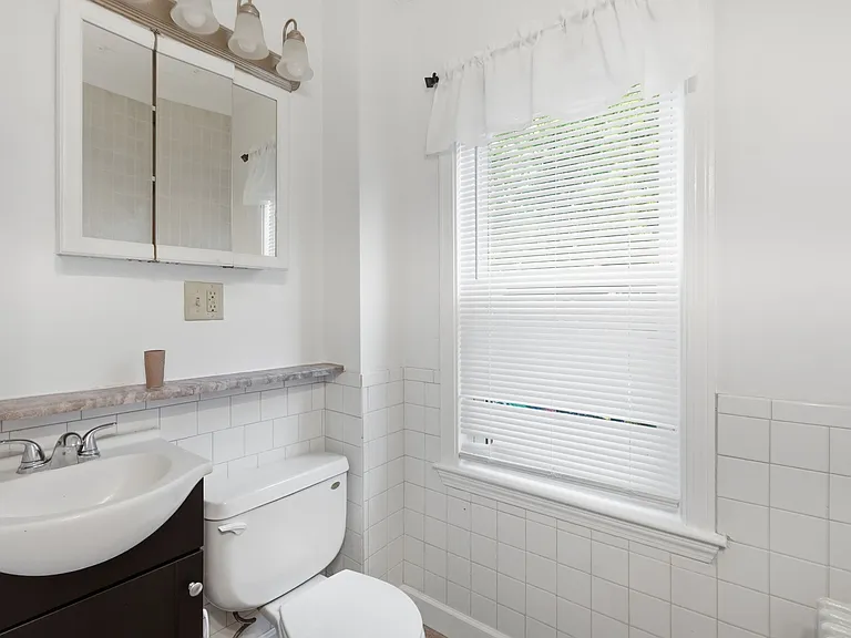 457 N Franklin St — Photo 15