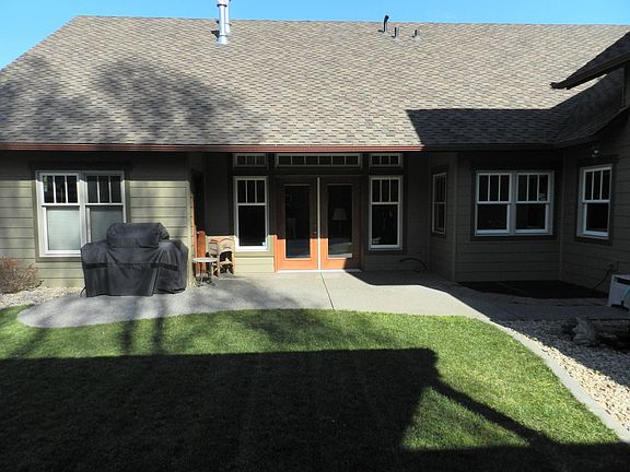 BACK YARD  COURTYARD