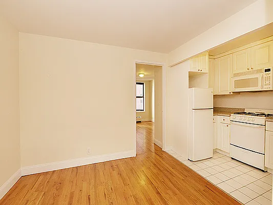 Rented by Cooper & Cooper Real Estate | media 23