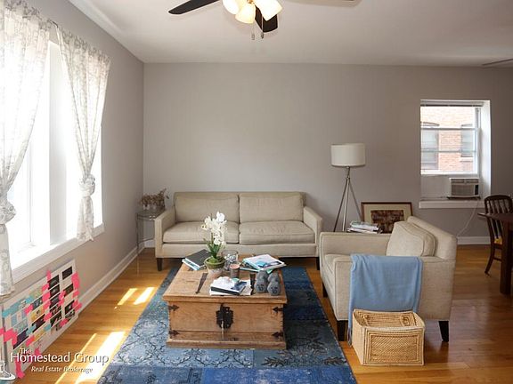 5th image of 1916 W Montrose Ave #2