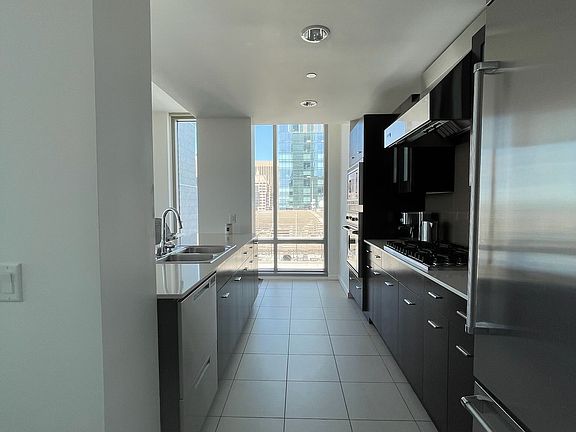 3rd image of 355 1st St Unit S2405