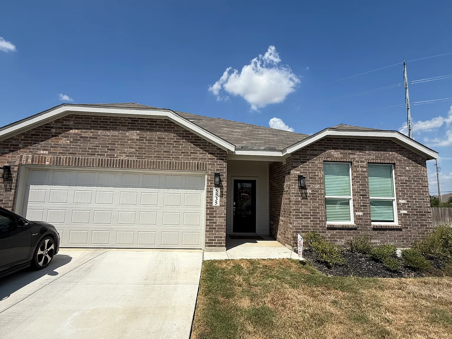4 bed, 2302 sqft, $2,995 — Photo 1