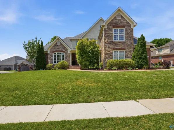 201 Hawks Crest Dr NW, Madison, AL 35757
