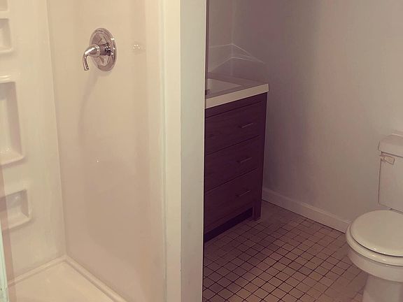 Second bathroom (basement)