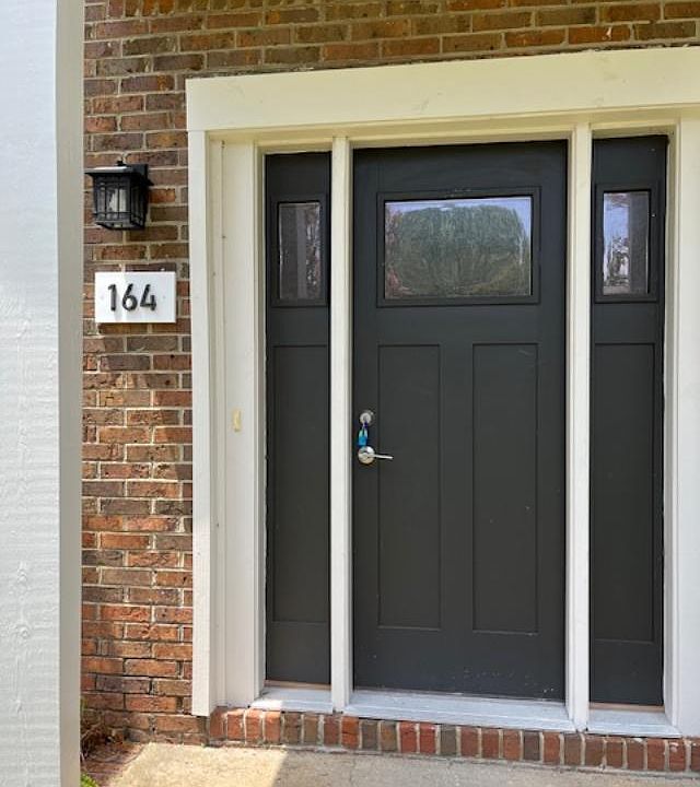 1st image of 164 Russ Dr