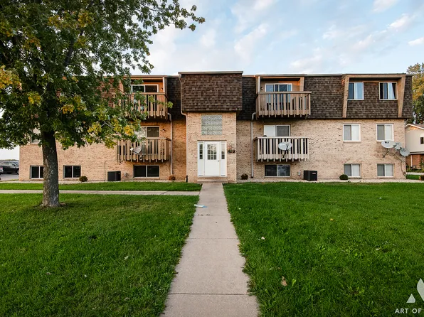 2390 Bicentennial Ave APT 7, Crest Hill, IL 60403