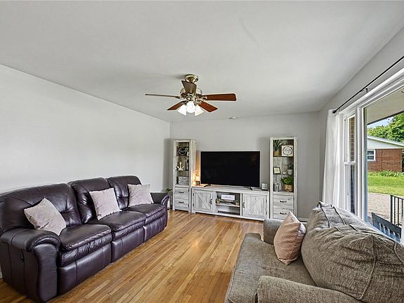 5th image of 63 N Williams Dr