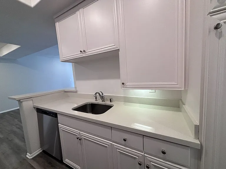 7044 Lanewood Ave — Photo 58